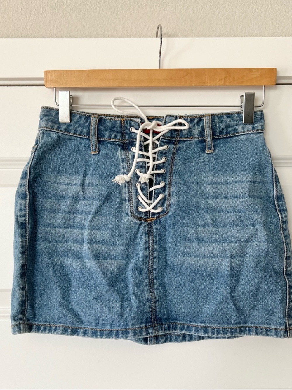 GUESS Denim Mini Skirt Size XS Blue Lace Up High Rise 100% Cotton Y2K‎ Flaw